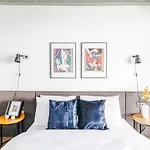 Chic And Scenic Studio Flat In Sisli